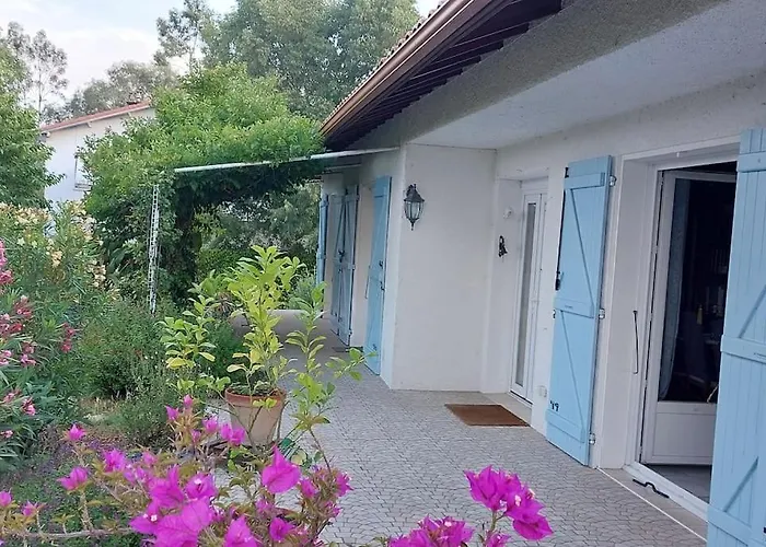 Villa De Charme Avec Piscine